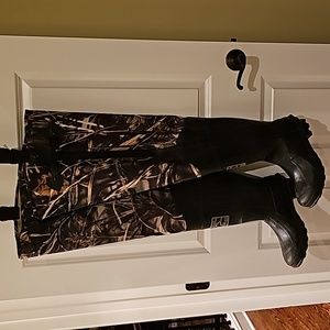 Duck's Unlimited Mad Dog Gear Camouflage Hip Waders, Steel Shank, Size 11,  NWOT